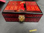 Chinese lak kist sieradenkist chinees sieraden box doos slot, Antiek en Kunst, Ophalen of Verzenden
