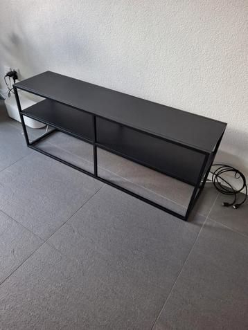 Zwart tv-meubel  beschikbaar voor biedingen
