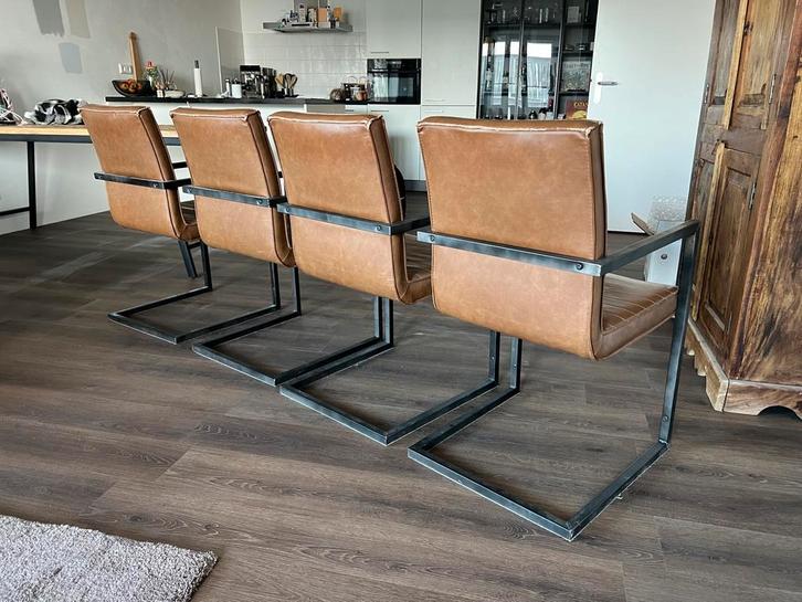4 Industriele eetkamerstoelen, Huis en Inrichting, Stoelen, Zo goed als nieuw, Vier, Leer, Bruin, Ophalen