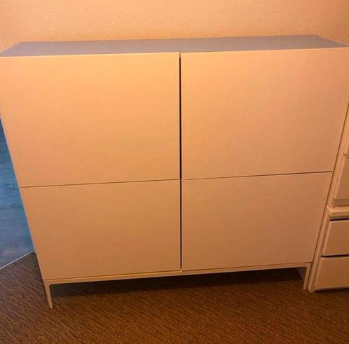 Hoogglans witte kast in zeer goede staat, Huis en Inrichting, Kasten | Dressoirs, Zo goed als nieuw, 100 tot 150 cm, 25 tot 50 cm