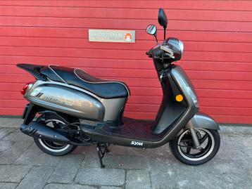 Zeer mooi Sym fiddle 2  brom met  slechts 6100 km bj 2014 beschikbaar voor biedingen
