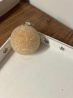 Kerstbal roze met kraaltjes van glas, Ophalen of Verzenden, Zo goed als nieuw