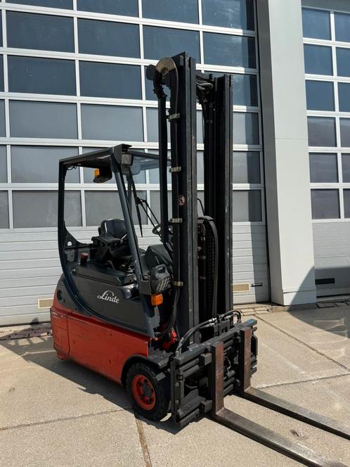 LINDE E16-02 1600KG TRIPLO 6,70M + VORKVERSTELLER GOEDE ACCU, Zakelijke goederen, Machines en Bouw | Heftrucks en Intern transport