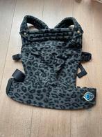 Artipoppe Zeitgeist Leopard Grey - Zo goed als nieuw, Kinderen en Baby's, Babydragers en Draagdoeken, Overige merken, Buik of Rug