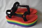 Juni'25 TEVA maat 41 sandalen rainbow platform NIEUWSTAAT, Zo goed als nieuw, TEVA, Sandalen of Muiltjes, Ophalen of Verzenden