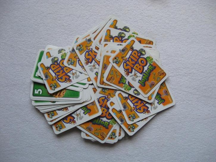 SKIP BO Junior (96 nieuwstaat kaarten) Skip-Bo / Skipbo, Hobby en Vrije tijd, Gezelschapsspellen | Kaartspellen, Zo goed als nieuw