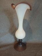 Opaline beige vaas op voet, kelkvaas, Ophalen of Verzenden