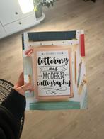 Handlettering & Modern Calligraphy - Nieuw!, Boeken, Ophalen of Verzenden, Nieuw, Tekenen en Schilderen