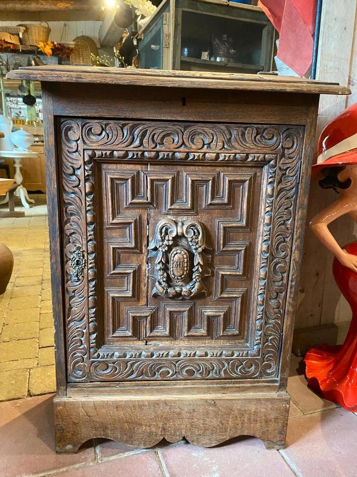 Landelijk Frans eiken kastje eendeurskastje met klep, Antiek en Kunst, Antiek | Meubels | Kasten, Ophalen