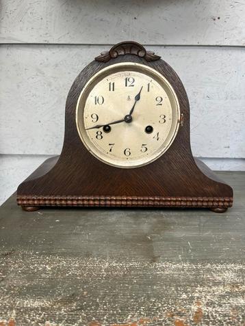 Originele Gustav Becker mantelklok beschikbaar voor biedingen