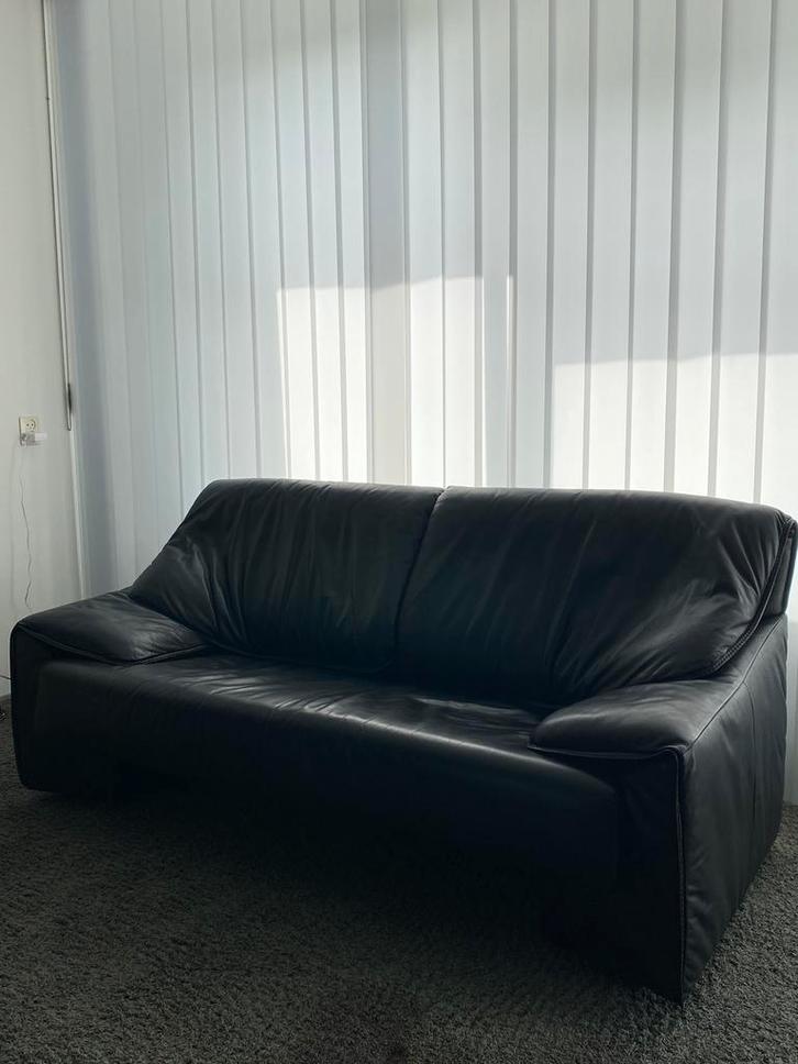 Jori Leather 2-Seater Couch, Huis en Inrichting, Banken | Sofa's en Chaises Longues, Zo goed als nieuw, Ophalen