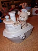 Schattige Beer in Boot spaarpot lladro stijl, Verzamelen, Beelden en Beeldjes, Ophalen of Verzenden, Gebruikt, Dier