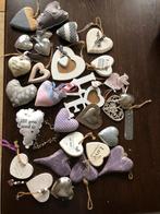 30 decoratieve hartjes verschillende materialen, Huis en Inrichting, Woonaccessoires | Wanddecoraties, Ophalen of Verzenden, Gebruikt