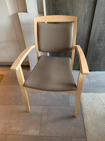 Mooie Stoel - Perfect voor Eetkamer of Bureau! beschikbaar voor biedingen