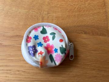 Schattig Mini tasje met rits en bloemen / opbergtasje beschikbaar voor biedingen