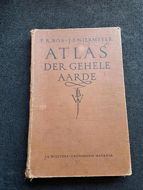 Atlas der Gehele Aarde 1947 - P.R. Bos, J.F. Niermeyer, Boeken, Atlassen en Landkaarten, Gelezen, Overige atlassen, Wereld, 1800 tot 2000
