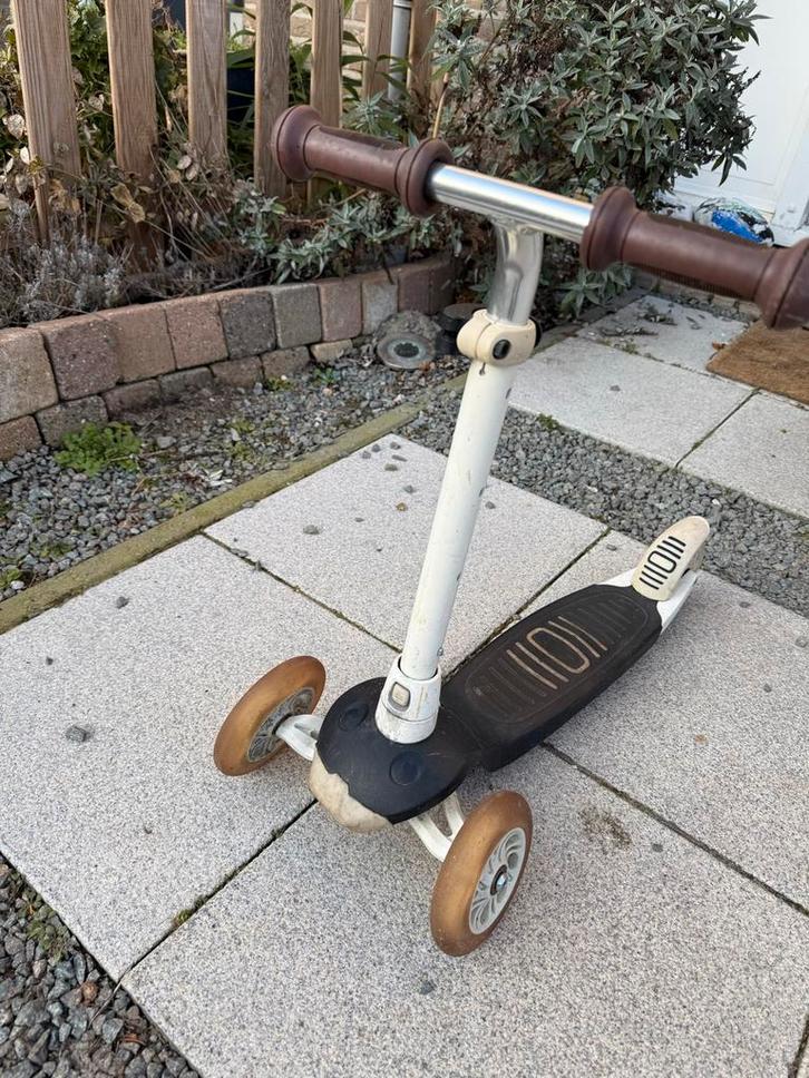 Decathlon step met lichtgevende wielen, Kinderen en Baby's, Speelgoed | Buiten | Voertuigen en Loopfietsen, Gebruikt, Overige typen