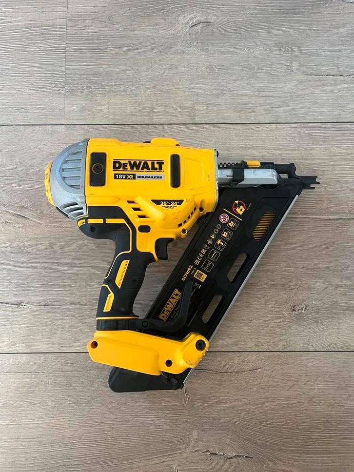 DeWalt DCN692N Type 3 Accu Spijkerpistool, Doe-het-zelf en Verbouw, Gereedschap | Handgereedschap, Zo goed als nieuw, Ophalen of Verzenden