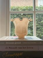 Vintage crèmekleurige glazen lampenkap met bruine ruches, Huis en Inrichting, Lampen | Lampenkappen, Wit, Ophalen of Verzenden