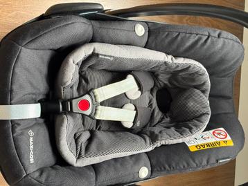 Maxi-Cosi Pebble Plus + (2x) 2wayFix Isofix Base beschikbaar voor biedingen