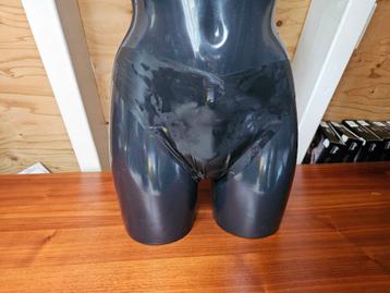 Rimba Latex open kruis Slip S beschikbaar voor biedingen