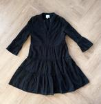 Ai&ko Zwart jurkje met broderie Maat 152, Verzenden, Zo goed als nieuw, Meisje, Jurk of Rok