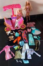 Leuke partij barbies met koets en kleding etc., Ophalen of Verzenden, Barbie