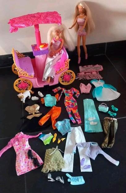 Leuke partij barbies met koets en kleding etc., Kinderen en Baby's, Speelgoed | Poppen, Barbie, Ophalen of Verzenden