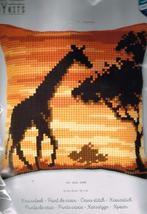 Cado vervaco borduurpakket kussen giraf in avondlicht, Ophalen of Verzenden, Nieuw, Handborduren, Borduurpakket