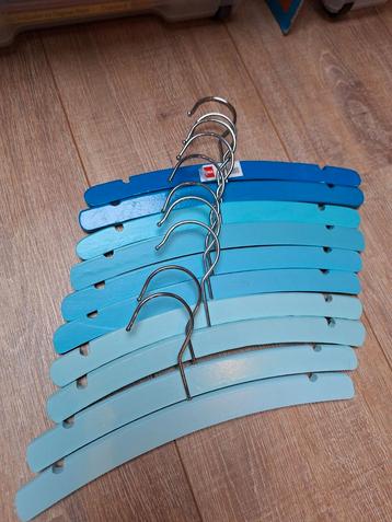 Houten kinder kledinghangers blauw set 10 st beschikbaar voor biedingen