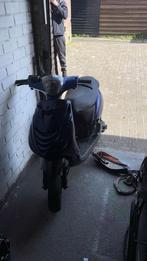 Piaggo zip 70cc met wok, Fietsen en Brommers, Ophalen, Zo goed als nieuw