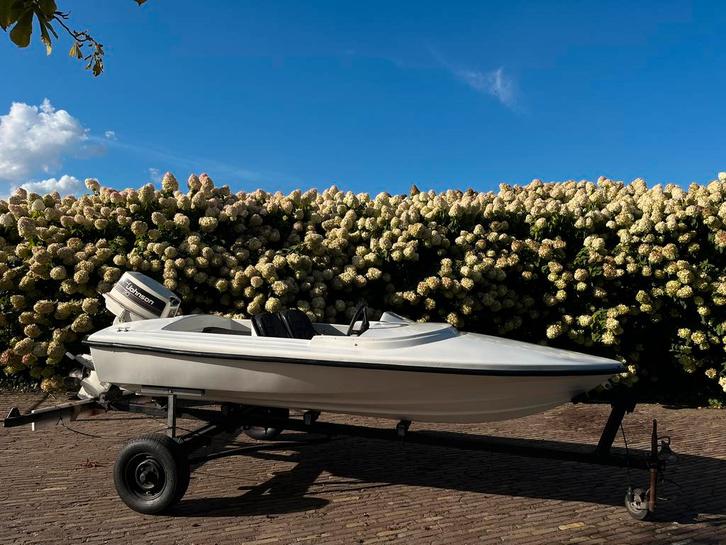 Speedboot 30 pk Johnson + trailer, Watersport en Boten, Speedboten, Zo goed als nieuw, 3 tot 6 meter, Benzine, Minder dan 70 pk