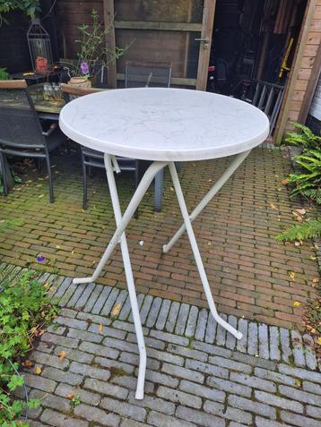Hangtafel 2 x met sloof beschikbaar voor biedingen