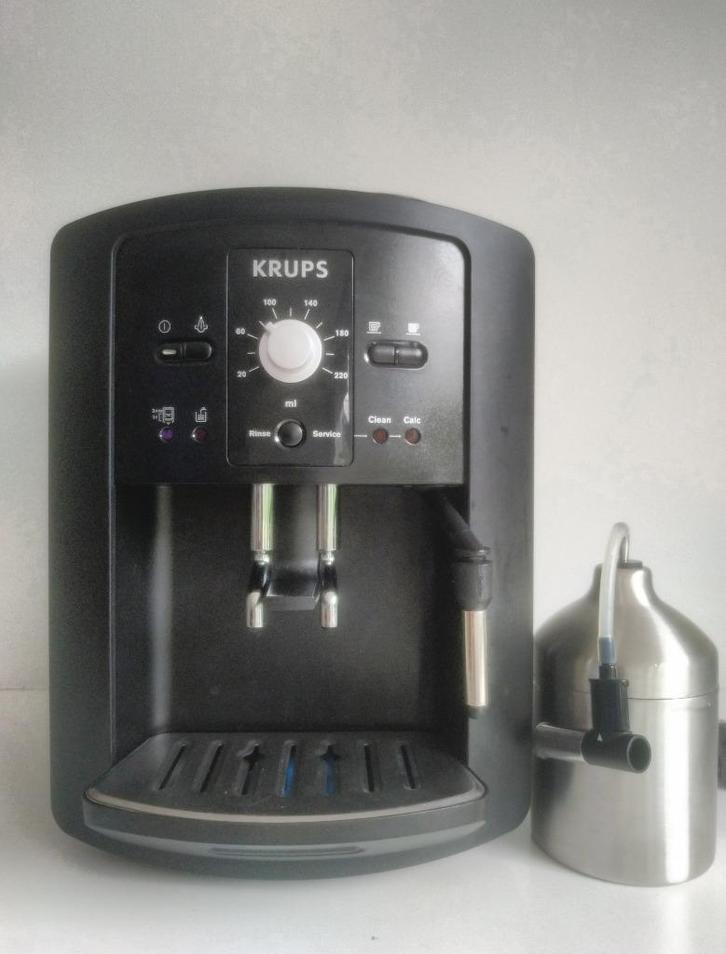 Krups koffie/ expressoapparaat EA8000, Witgoed en Apparatuur, Koffiezetapparaten, Gebruikt, Koffiebonen, Espresso apparaat, 2 tot 4 kopjes