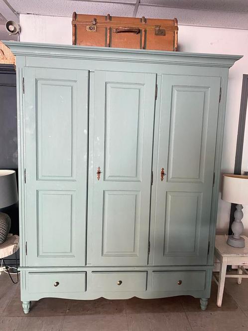 Brocante demontabele 3 deurs kledingkast Liege ( hang/leg), Huis en Inrichting, Kasten | Kledingkasten, Zo goed als nieuw, 150 tot 200 cm