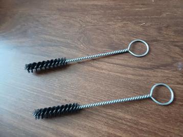 TE KOOP  REINIGINGS BORSTELS PISTOOL REVOLVER beschikbaar voor biedingen