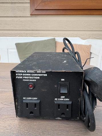230V naar 110V stroomomvormer / 300W - geaard beschikbaar voor biedingen