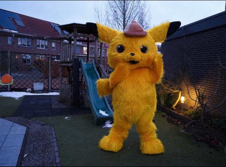 PIKACHU mascotte te boek‼️, Hobby en Vrije tijd, Feestartikelen | Verhuur, Ophalen