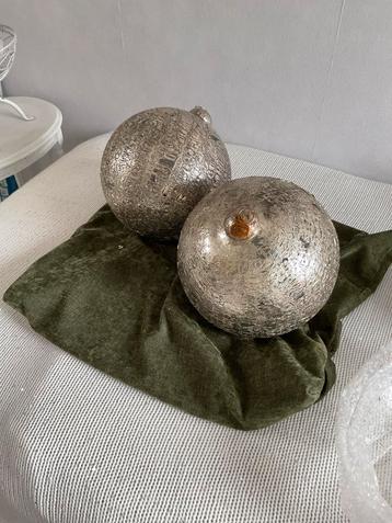 Decoratie/ kerst ballen beschikbaar voor biedingen