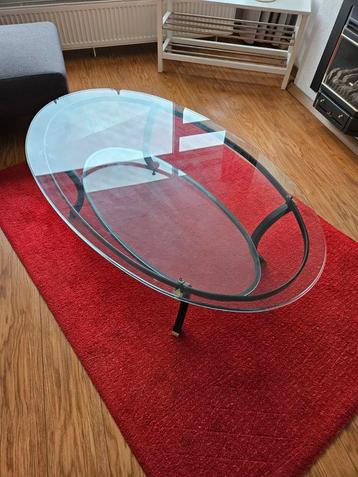 Te koop: ovale glaze salontafel 