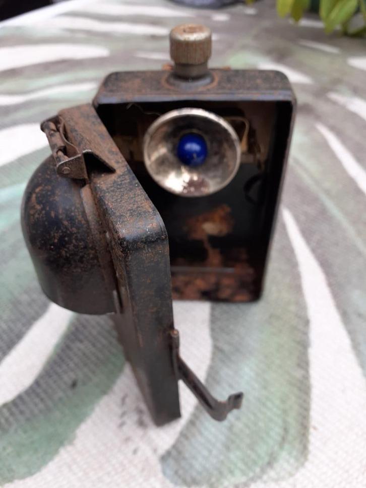 Oud seinlampje met draaibaar glas treinlamp spoorlamp blauw, Verzamelen, Spoorwegen en Tramwegen, Gebruikt, Trein, Overige typen