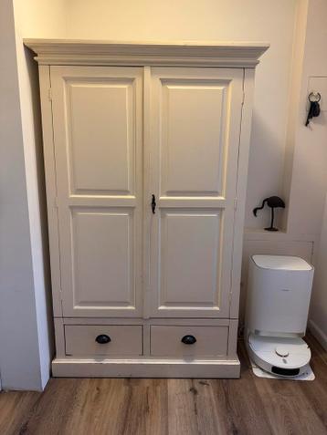 Vintage Kast met Dubbele Scharnierdeuren + veel opbergruimte - afbeelding 1