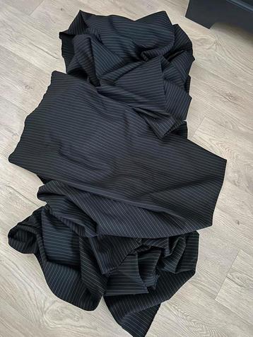 MOOIE GROTE LAP STOF ZWART / WIT KRIJT STREEP 6 METER beschikbaar voor biedingen