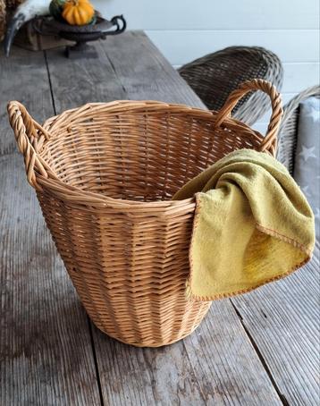 Vintage stofdoekmandje  beschikbaar voor biedingen
