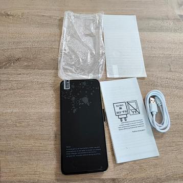 Smartphone gouden kleur met hoesje schermhoes beschikbaar voor biedingen