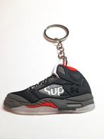 Sleutelhanger Jordan 5 Supreme. DE PRIJS IS INCL. VERZENDEN!, Nieuw, Ophalen of Verzenden, Merk