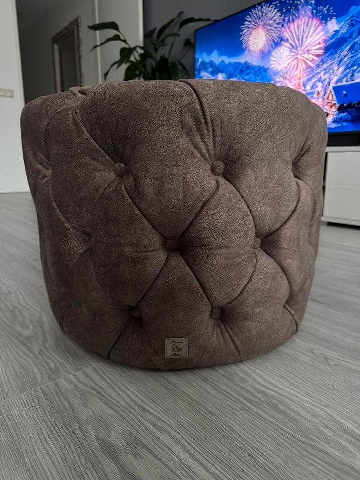 Poef d58 x h42 cm zo goed als niuew, Huis en Inrichting, Banken | Voetenbanken en Poefen, Zo goed als nieuw, Minder dan 50 cm