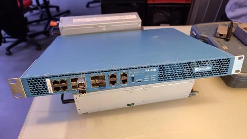 Palo Alto Networks Enterprise Firewall PA-850 4x SFP+ 450W, Computers en Software, Netwerk switches, Zo goed als nieuw, Ophalen of Verzenden