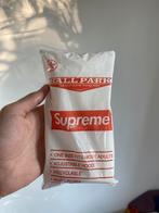 Supreme Poncho, Ophalen of Verzenden, Zo goed als nieuw, Supreme
