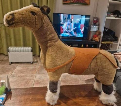 groot speelgoed paard Waar klein kind op kan zitten, Kinderen en Baby's, Speelgoed | Hobbelfiguren, Zo goed als nieuw, Ophalen